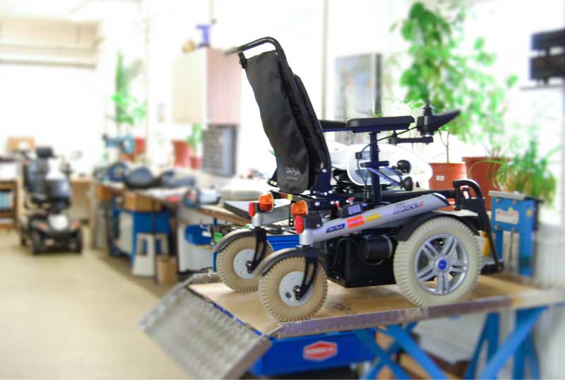 elektrischer Rollstuhl in unserer Reparaturwerkstatt